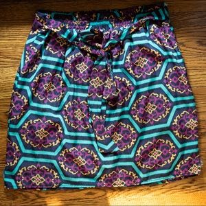 Patterned tie skirt
